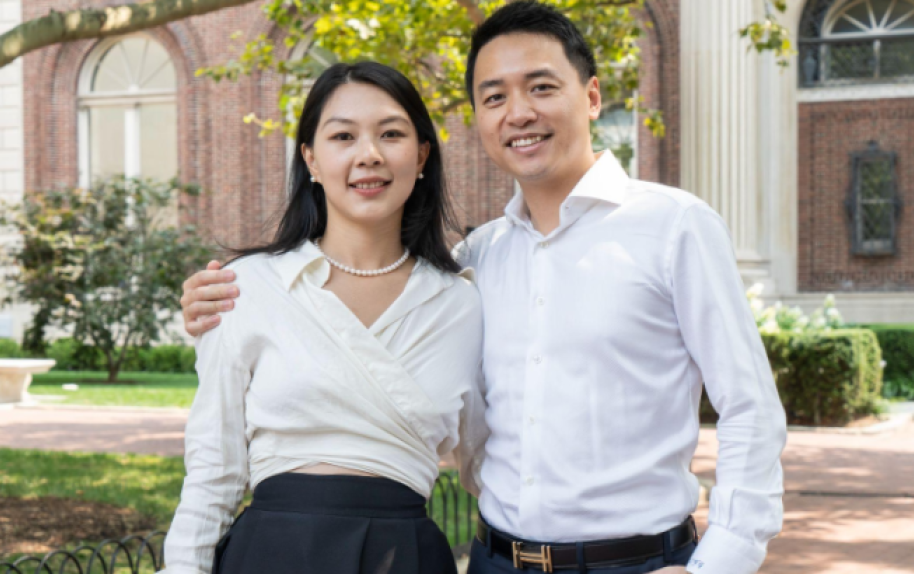Photo of Claire Li and Conan Gu on the Morningside campus