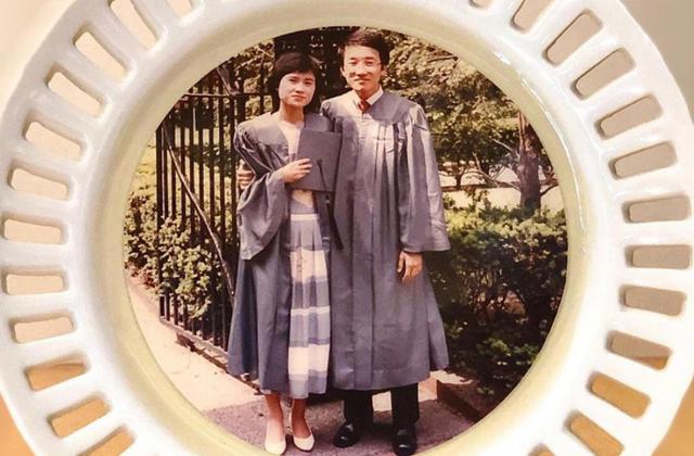 Photo of Paul and Laiyan at graduation in 1985.