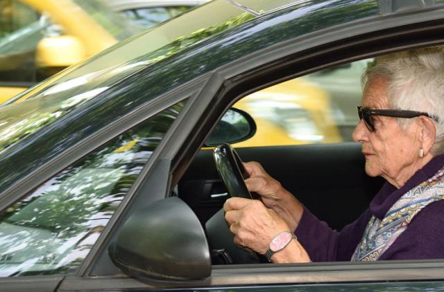 Can the way you drive reveal early signs of dementia?